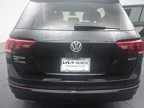 Used 2021 Volkswagen Tiguan SEL Premium R-Line image 9