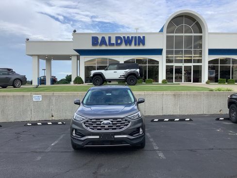 Used 2022 Ford Edge Titanium w/ Equipment Group 301A AWD/4WD image 2