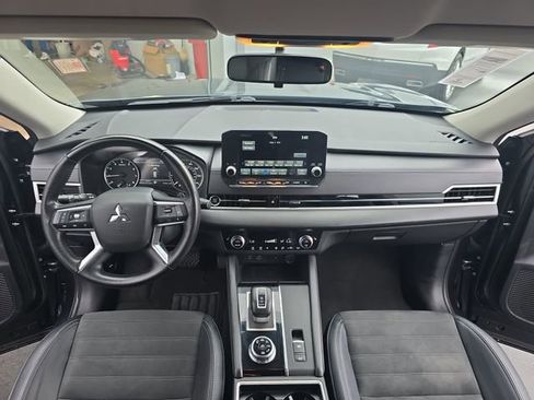 Used 2024 Mitsubishi Outlander SE AWD/4WD image 15