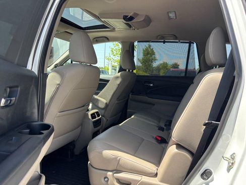 Used 2020 Honda Pilot Touring image 12