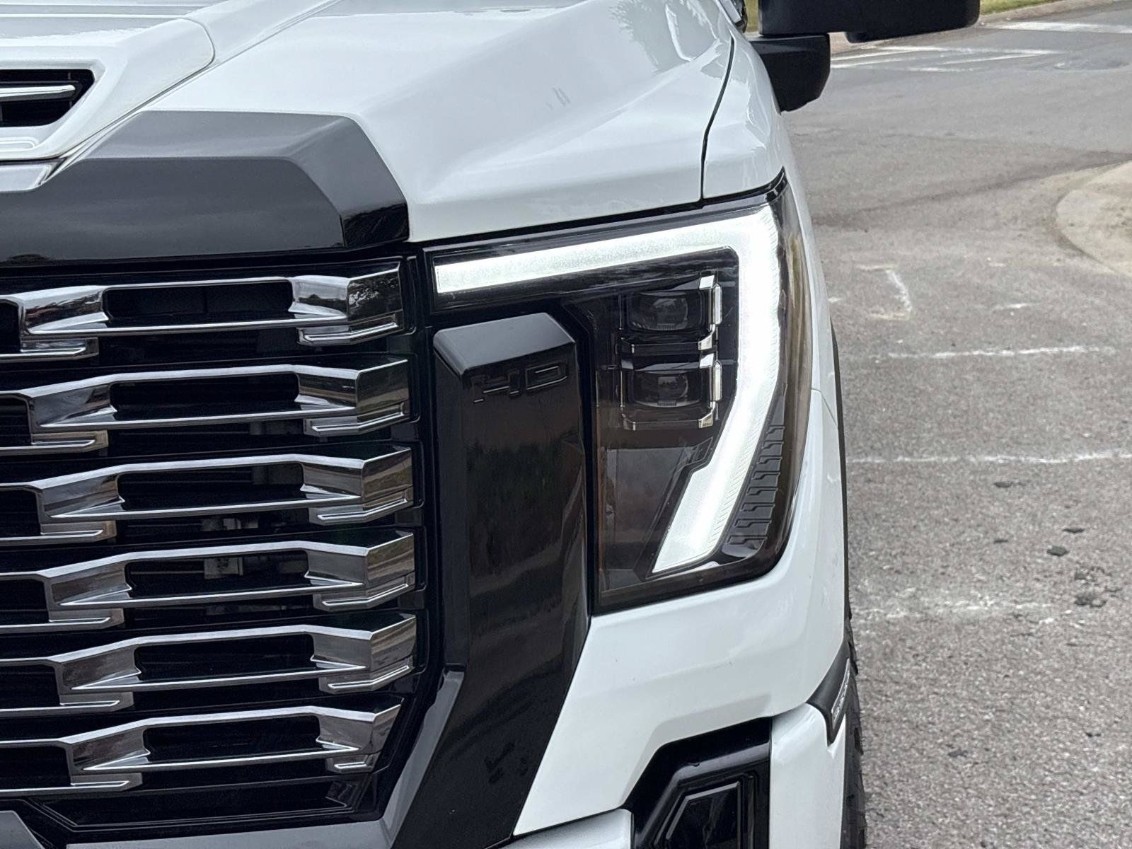 Used 2025 GMC Sierra 2500 Denali Ultimate AWD/4WD image 12