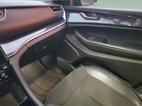 Certified 2022 Jeep Grand Cherokee L Altitude image 24