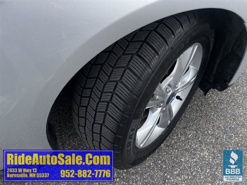Used 2013 Ford Focus SE w/ SE Winter Pkg FWD image 26