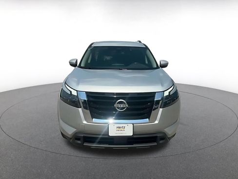Used 2025 Nissan Pathfinder SV AWD/4WD image 4
