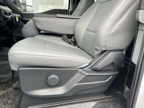 New 2026 Ford F350 XL w/ XL Chrome Package image 13