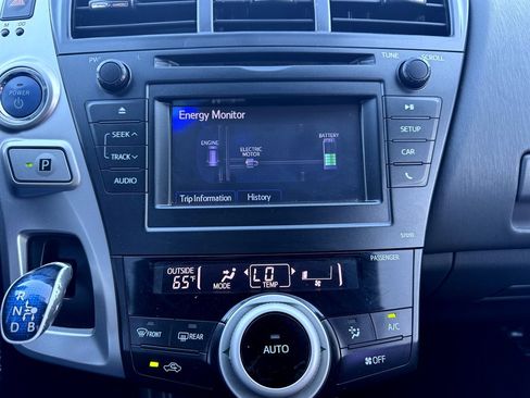 Used 2012 Toyota Prius V Two FWD image 15