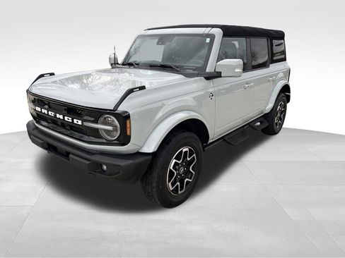 Used 2023 Ford Bronco Outer Banks image 1