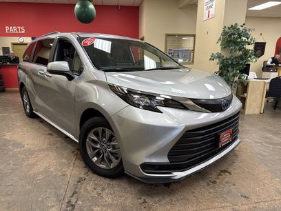 Used 2025 Toyota Sienna LE