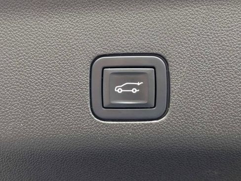 Used 2022 Chevrolet Tahoe High Country AWD/4WD image 13