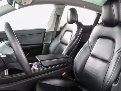 Used 2021 Tesla Model Y Long Range image 23