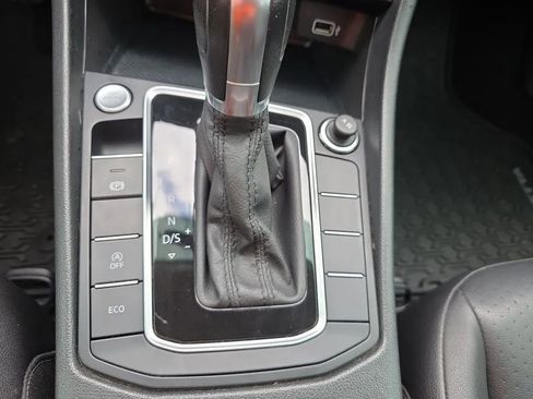 Used 2019 Volkswagen Jetta SE image 34