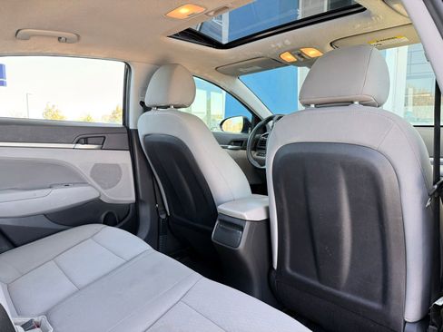 Used 2020 Hyundai Elantra Value Edition w/ Winter Weather Package image 22