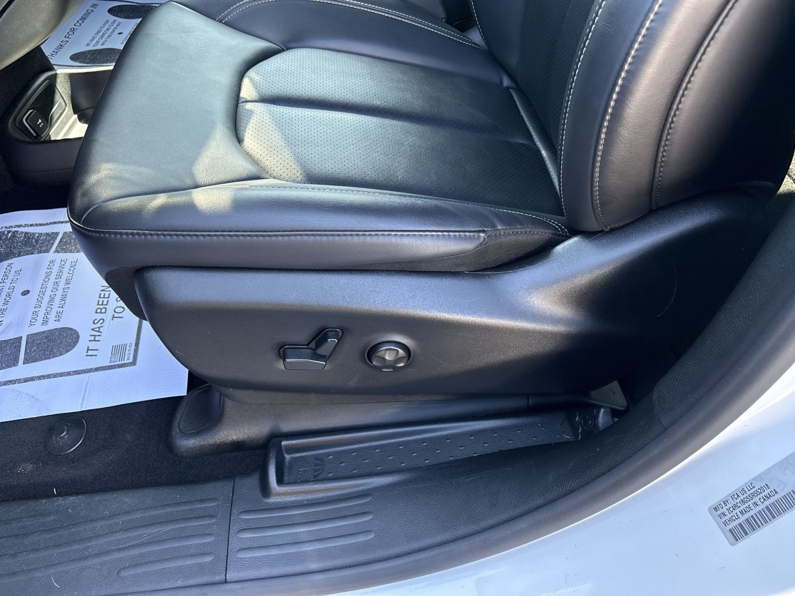 Used 2025 Chrysler Pacifica Select FWD image 14