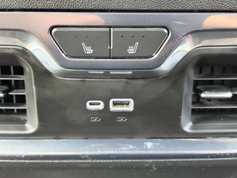 Used 2024 GMC Sierra 3500 Denali Ultimate AWD/4WD image 26