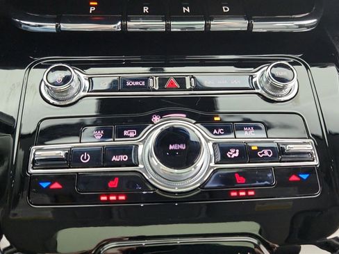 Used 2021 Lincoln Corsair Reserve image 40