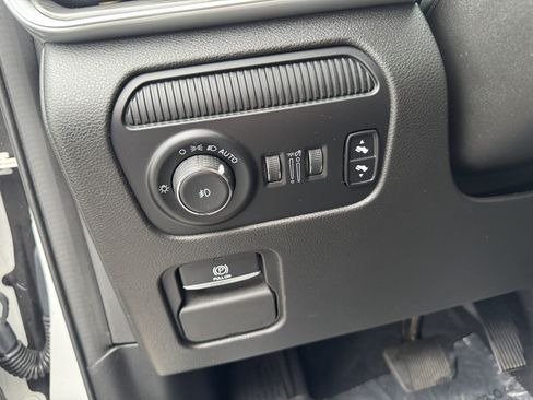 Used 2023 Jeep Wagoneer Series II AWD/4WD image 19