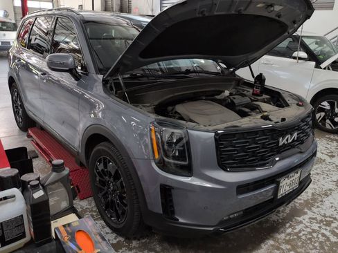 Used 2022 Kia Telluride SX w/ SX Prestige Package AWD/4WD image 3