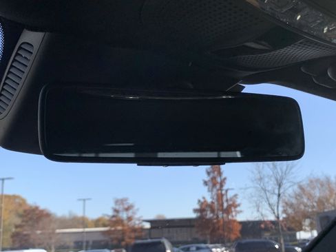 Used 2017 Mercedes-Benz E 300 4MATIC image 27