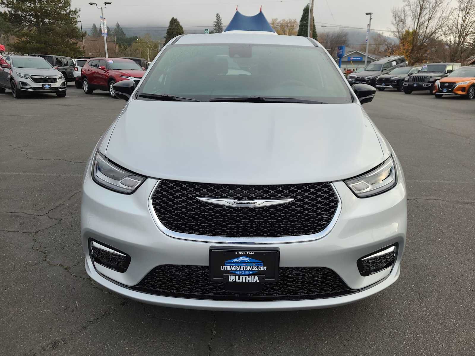 New 2026 Chrysler Pacifica Select FWD image 14