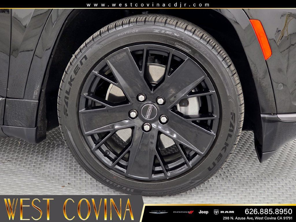Used 2024 Jeep Wagoneer Launch Edition AWD/4WD image 9