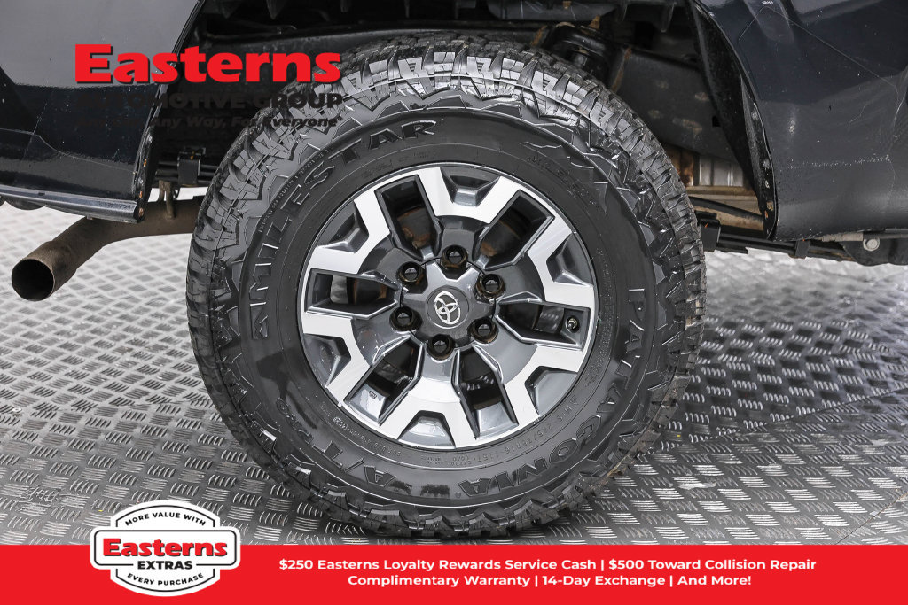 Used 2023 Toyota Tacoma SR AWD/4WD image 31
