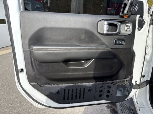 Used 2024 Jeep Wrangler Sahara w/ Technology Group image 16