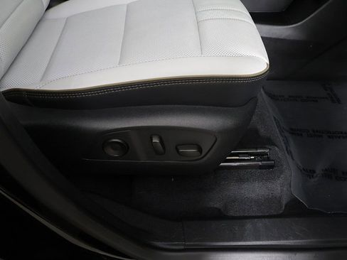 Used 2025 Chevrolet Traverse High Country w/ LPO, Cargo Package image 34