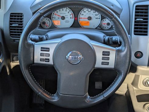 Used 2021 Nissan Frontier PRO-4X w/ Pro-4x Utility Package image 11