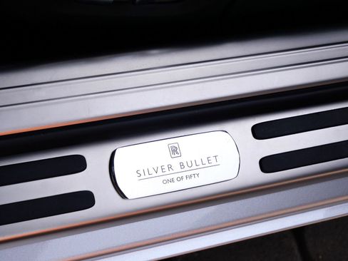 Used 2021 Rolls-Royce Dawn RWD image 8