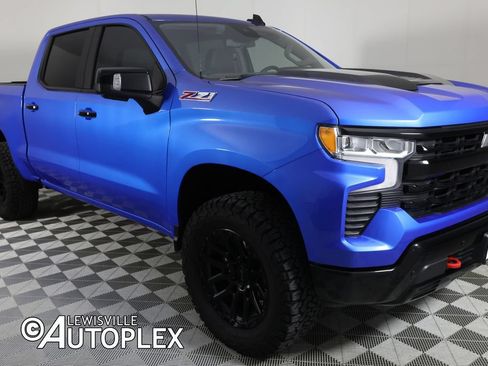 Used 2025 Chevrolet Silverado 1500 LT Trail Boss w/ LT Trail Boss Premium Package AWD/4WD image 3