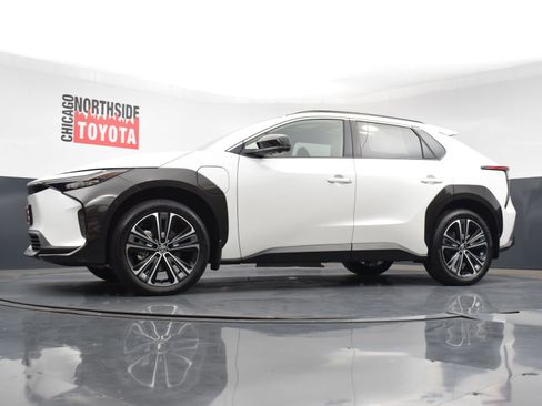 Used 2024 Toyota bZ4X Limited image 35