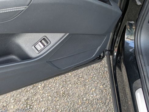 Used 2022 Audi Q4 e-tron Premium Plus image 13