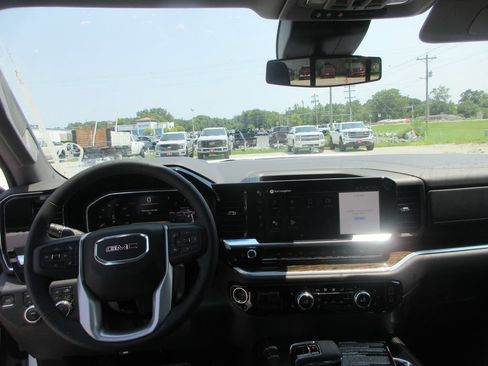 New 2026 GMC Sierra 1500 Elevation w/ Elevation Premium Package AWD/4WD image 18