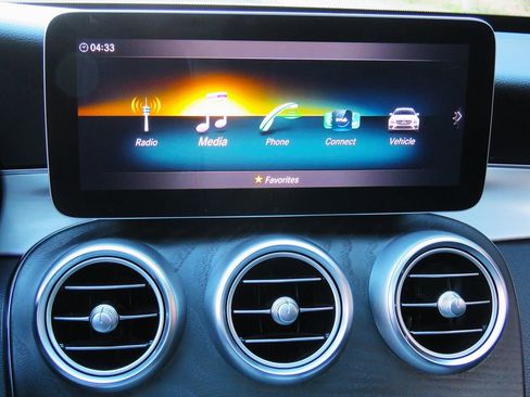 Used 2021 Mercedes-Benz C 300 Sedan image 27