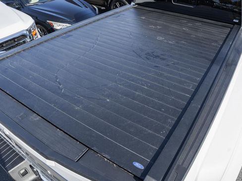 Certified 2022 Ford F450 Platinum w/ FX4 Off-Road Package image 9