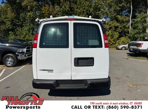 Used 2015 Chevrolet Express 3500 image 8