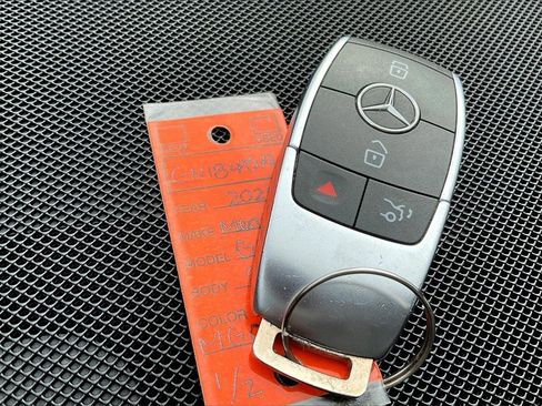 Used 2021 Mercedes-Benz GLC 300 GLC 300 image 29