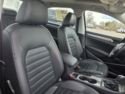 Used 2015 Volkswagen Passat 1.8T SE image 11