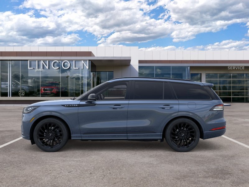 New 2026 Lincoln Aviator Reserve w/ Jet Appearance Package AWD/4WD image 3