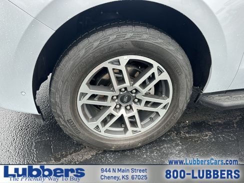 Used 2025 Ford Expedition Active AWD/4WD image 10