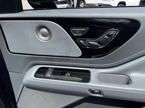 Used 2020 Lincoln Aviator Reserve w/ Equipment Group 202A AWD/4WD image 12