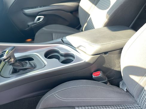 Used 2022 Dodge Challenger SXT w/ Driver Convenience Group image 16