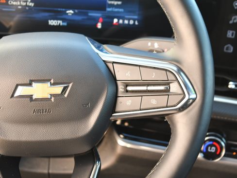 Used 2026 Chevrolet Equinox LT w/ Convenience Package II FWD image 19