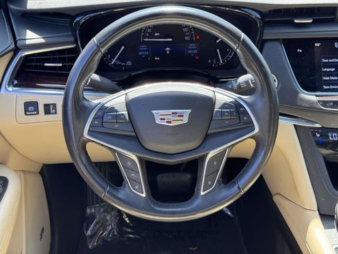 Used 2017 Cadillac XT5 Premium Luxury w/ LPO, Wheel Lock Package AWD/4WD image 11