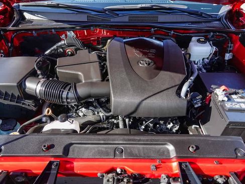 Used 2023 Toyota Tacoma TRD Off-Road image 26