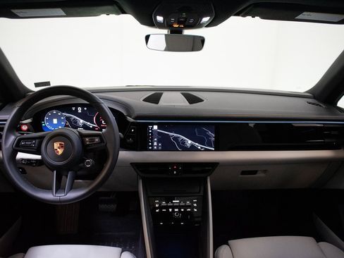 Certified 2025 Porsche Macan 4 Electric image 24