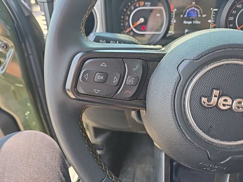Used 2024 Jeep Gladiator Sport AWD/4WD image 15