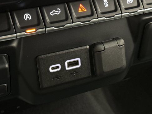 Used 2019 Chevrolet Silverado 1500 RST image 35