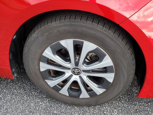 Used 2021 Toyota Corolla LE FWD image 9