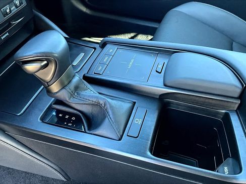 Used 2022 Lexus ES 350 w/ Premium Package FWD image 16